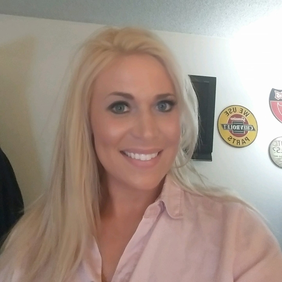 Meet your Posher, Kristin - Picture 1 of 1